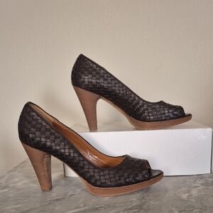 Objects In Mirror Elegant Brown Peep-Toe Heels, Woven Leather, Size 10